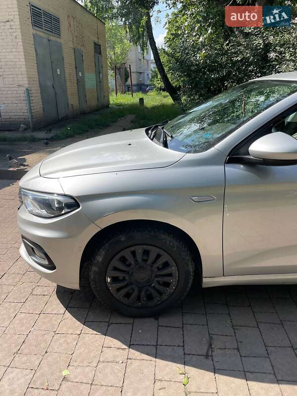 Седан Fiat Tipo 2017 в Львове