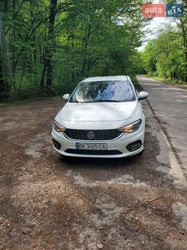 Седан Fiat Tipo 2017 в Здолбунове