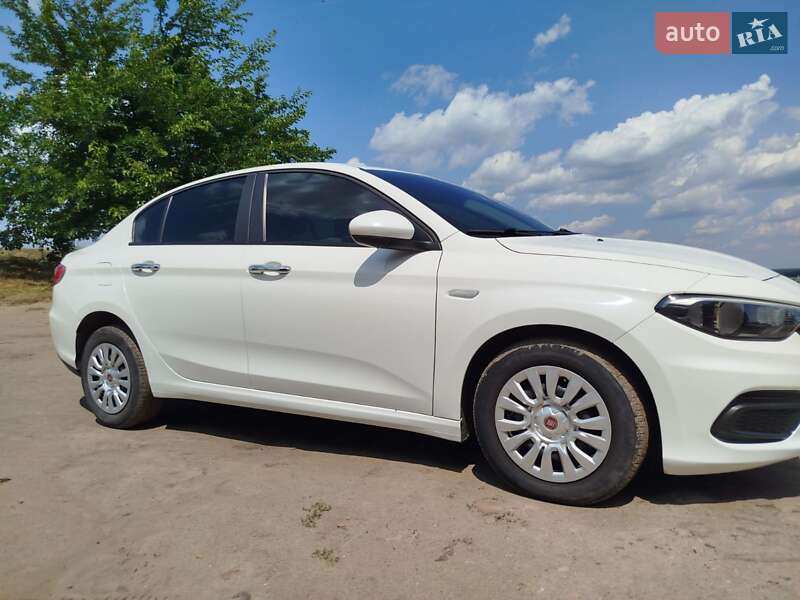 Седан Fiat Tipo 2019 в Ржищеві