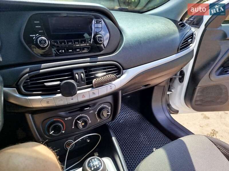 Седан Fiat Tipo 2019 в Ржищеві