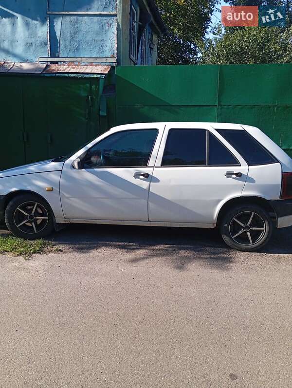 Хэтчбек Fiat Tipo 1988 в 