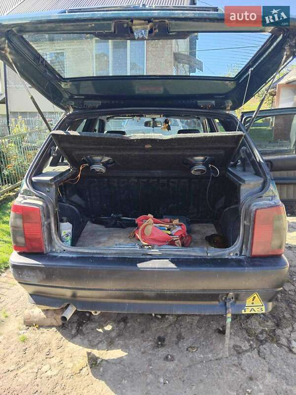 Хэтчбек Fiat Tipo 1991 в Новом Роздоле