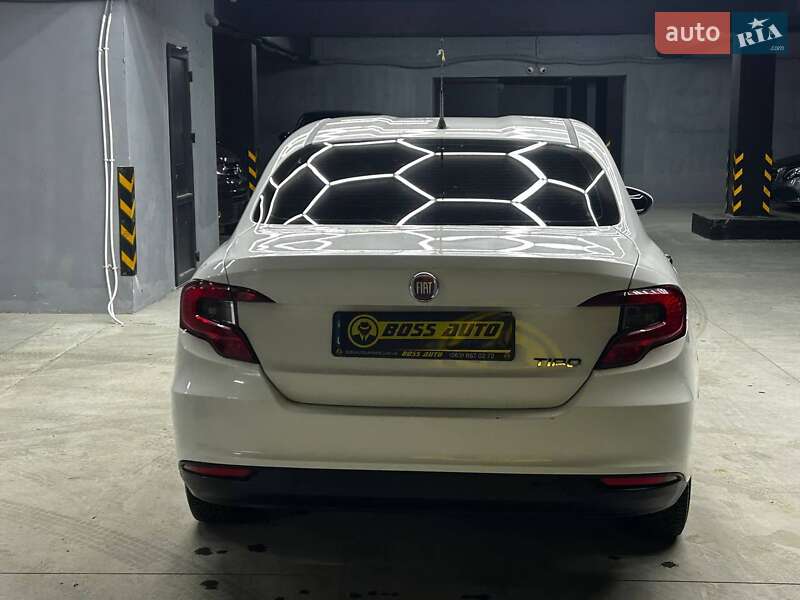 Седан Fiat Tipo 2018 в Чернівцях