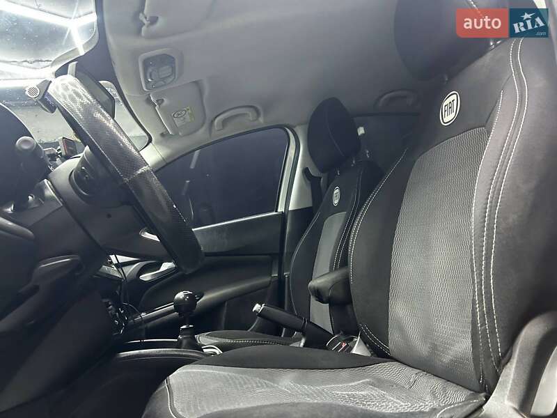 Седан Fiat Tipo 2018 в Чернівцях