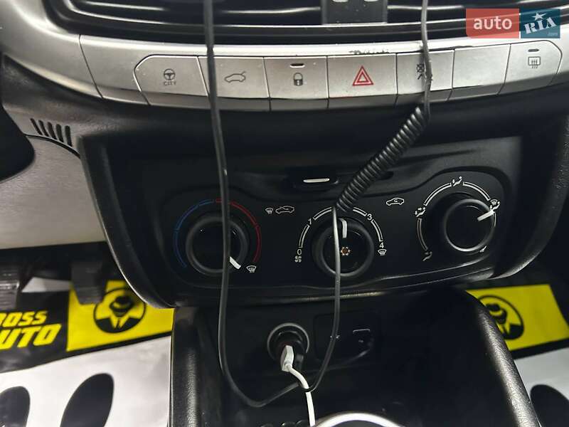 Седан Fiat Tipo 2018 в Чернівцях