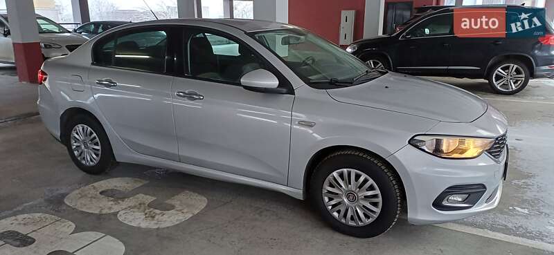 Седан Fiat Tipo 2016 в Львове
