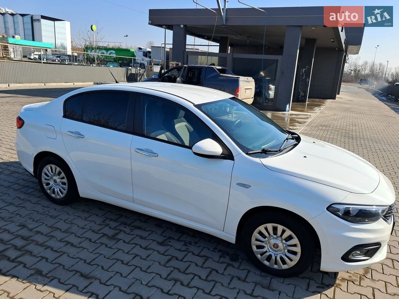 Седан Fiat Tipo 2018 в Львове