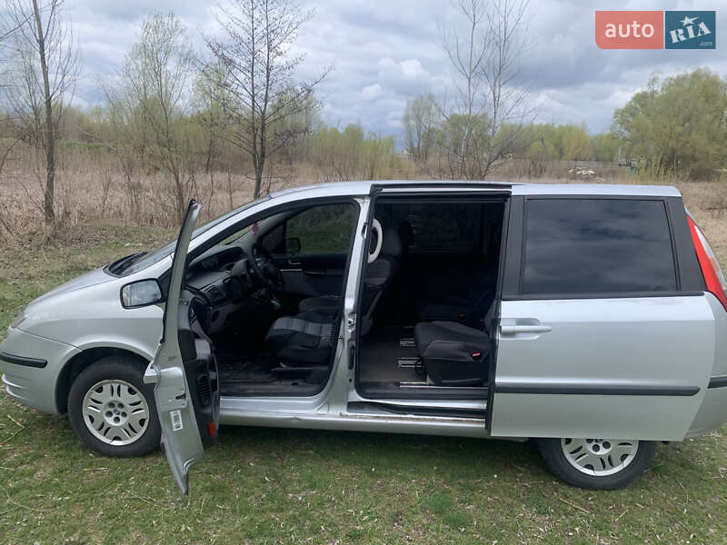 Минивэн Fiat Ulysse 2004 в Киеве