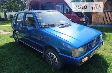 Хэтчбек Fiat Uno 1992 в Вижнице