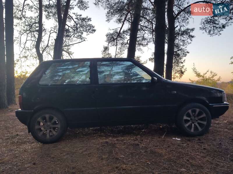 Хэтчбек Fiat Uno 1986 в Сумах