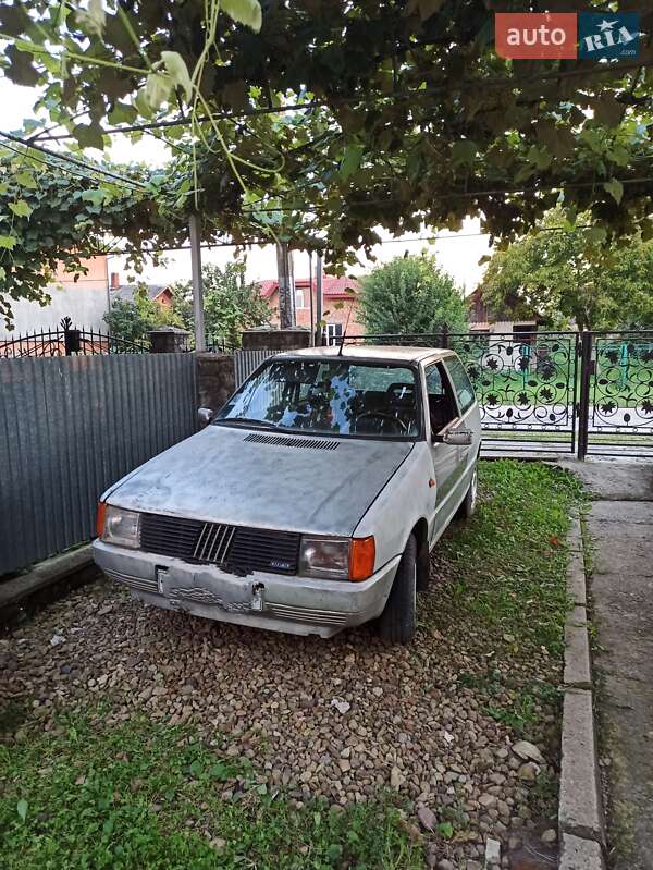 Хэтчбек Fiat Uno 1989 в 