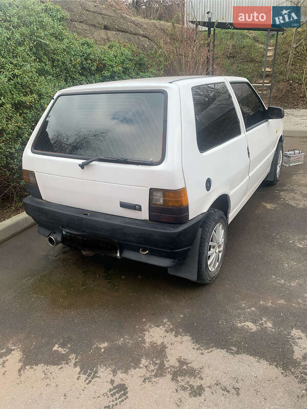 Хэтчбек Fiat Uno 1986 в Ужгороде