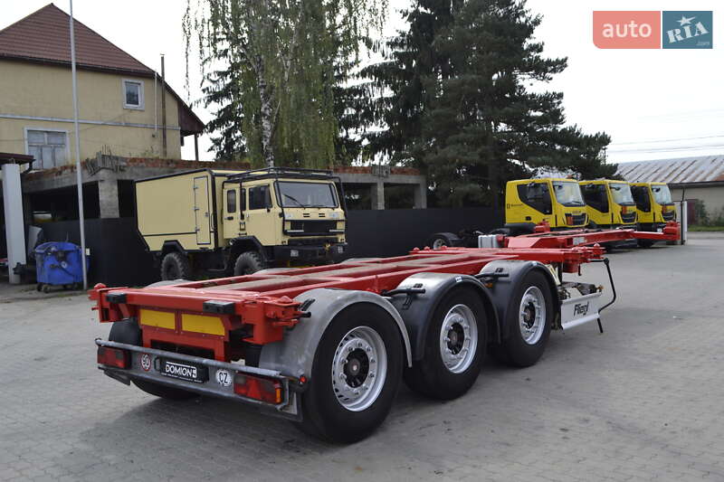 Контейнеровоз полуприцеп Fliegl SDS 2004 в Хусте