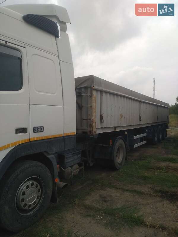 Зерновоз - полуприцеп Fliegl TPS 2005 в 
