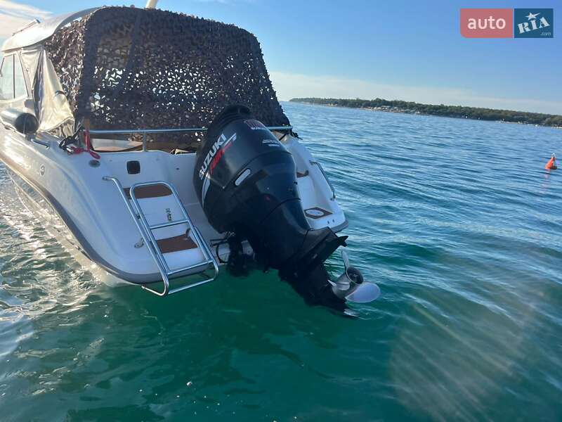 Моторная яхта Flipper 630 2007 в Киеве фото 8 Моторная яхта Flipper 630 2007 в Киеве