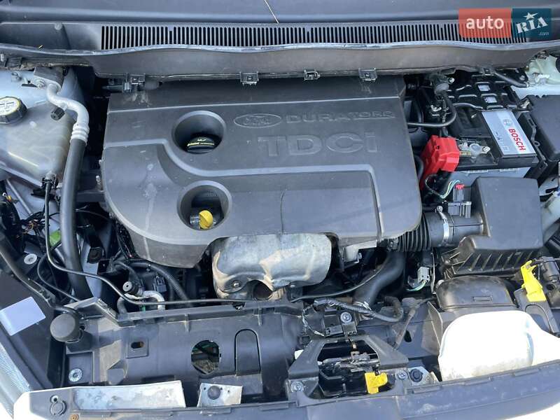 Микровэн Ford B-Max 2013 в Десне