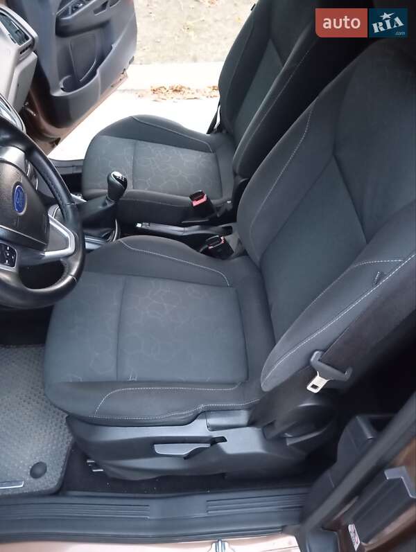 Микровэн Ford B-Max 2013 в Вольногорске