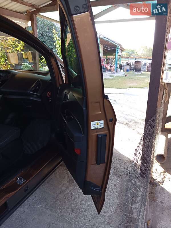 Микровэн Ford B-Max 2013 в Вольногорске