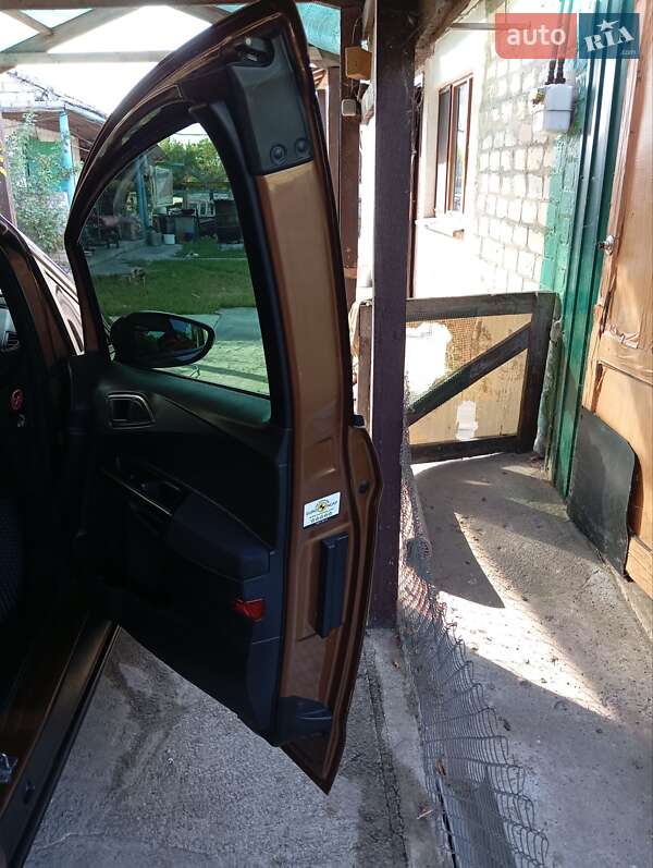 Микровэн Ford B-Max 2013 в Вольногорске