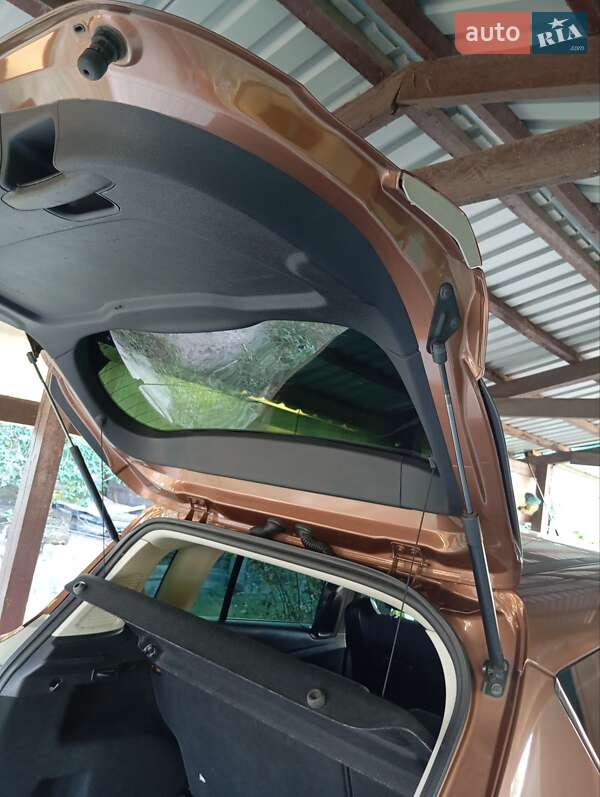 Микровэн Ford B-Max 2013 в Вольногорске