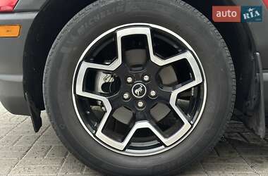 Внедорожник / Кроссовер Ford Bronco Sport 2021 в 