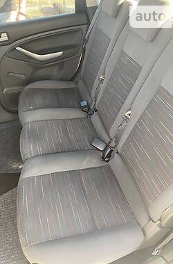 Хэтчбек Ford C-Max 2010 в 
