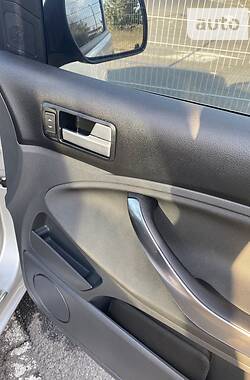 Хэтчбек Ford C-Max 2010 в 
