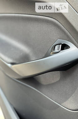 Минивэн Ford C-Max 2016 в 