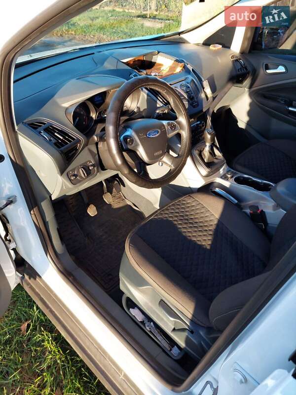 Микровэн Ford C-Max 2014 в Новгород-Северском фото 18 Микровэн Ford C-Max 2014 в Новгород-Северском