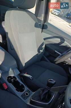 Хетчбек Ford C-Max 2012 в 