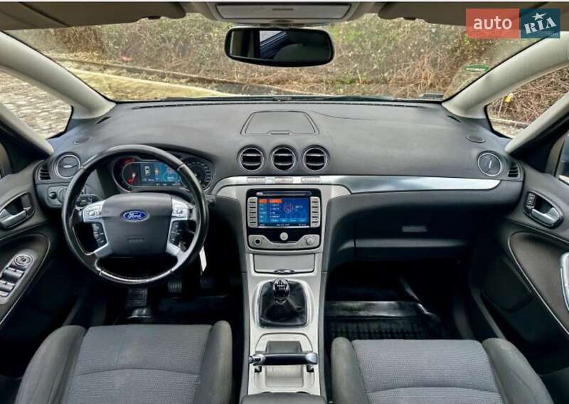 Минивэн Ford C-Max 2009 в Киеве