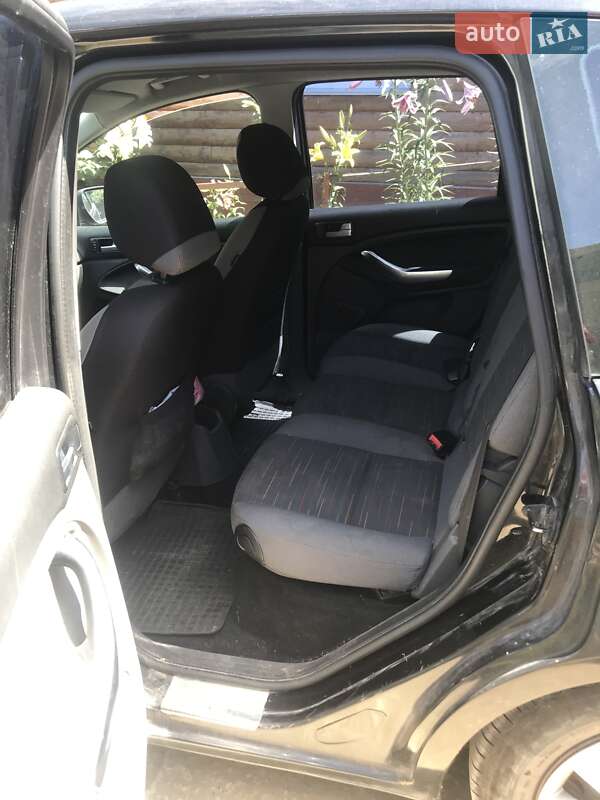 Минивэн Ford C-Max 2010 в Новоднестровске