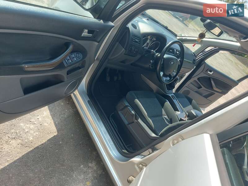 Минивэн Ford C-Max 2010 в Луцке