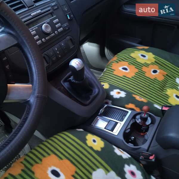 Минивэн Ford C-Max 2006 в Ромнах
