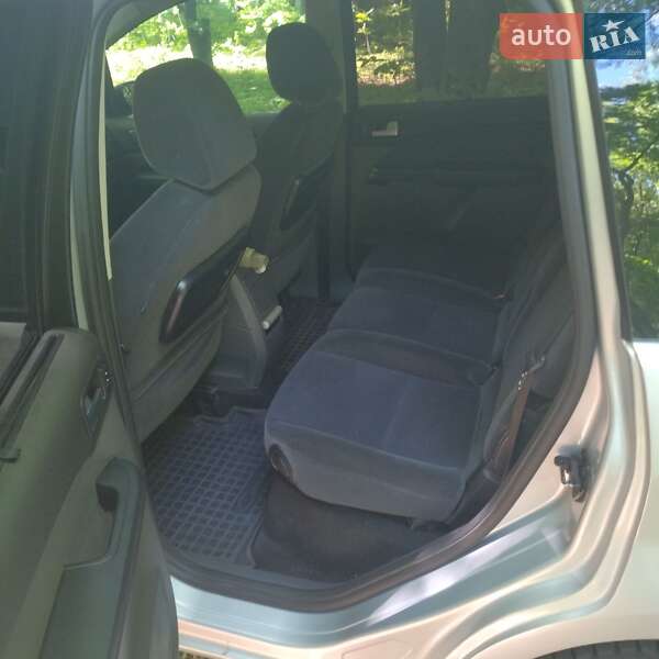 Минивэн Ford C-Max 2006 в Ромнах