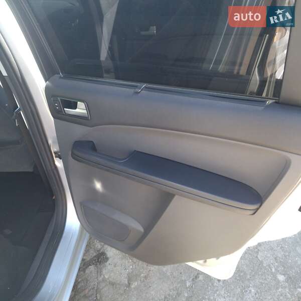 Минивэн Ford C-Max 2006 в Ромнах