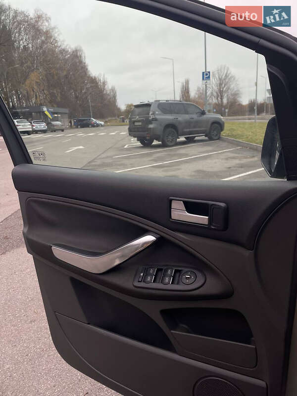 Минивэн Ford C-Max 2009 в Виннице