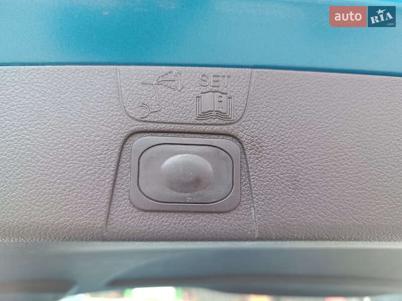 Минивэн Ford C-Max 2012 в Олевске