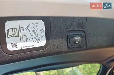 Мінівен Ford C-Max 2015 в 