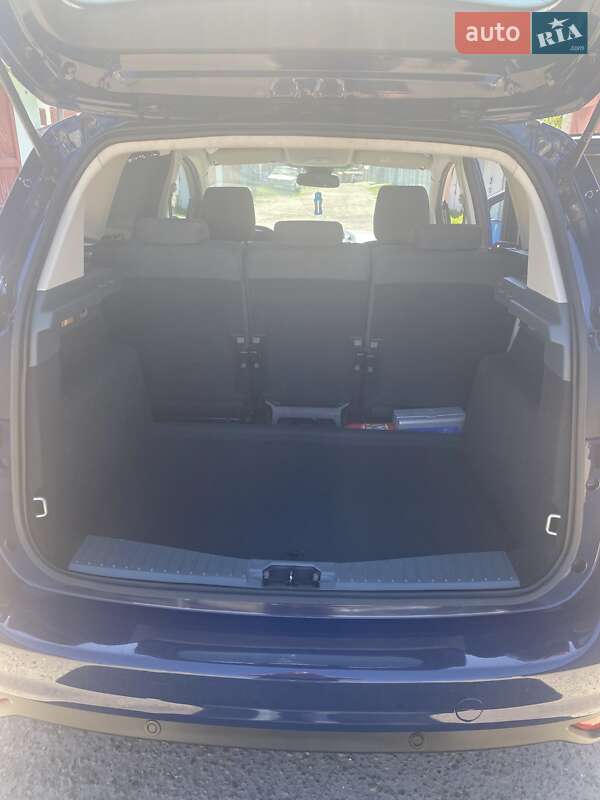 Мінівен Ford C-Max 2013 в Чернівцях