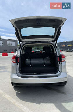 Минивэн Ford C-Max 2017 в 