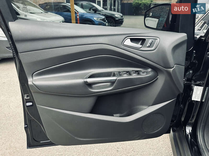 Минивэн Ford C-Max 2016 в Киеве