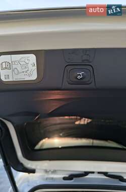 Минивэн Ford C-Max 2015 в 