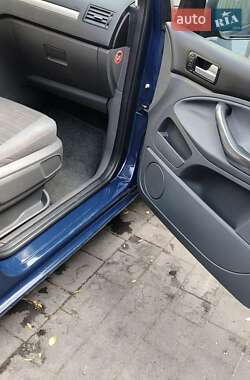 Минивэн Ford C-Max 2009 в 