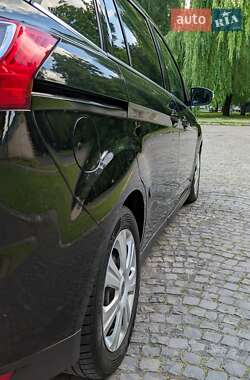 Минивэн Ford C-Max 2011 в 