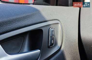 Мінівен Ford C-Max 2015 в 