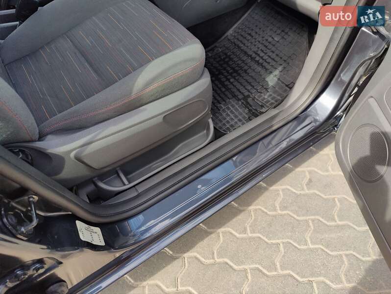 Минивэн Ford C-Max 2009 в Луцке