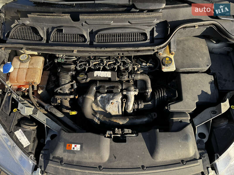 Минивэн Ford C-Max 2010 в Владимирце