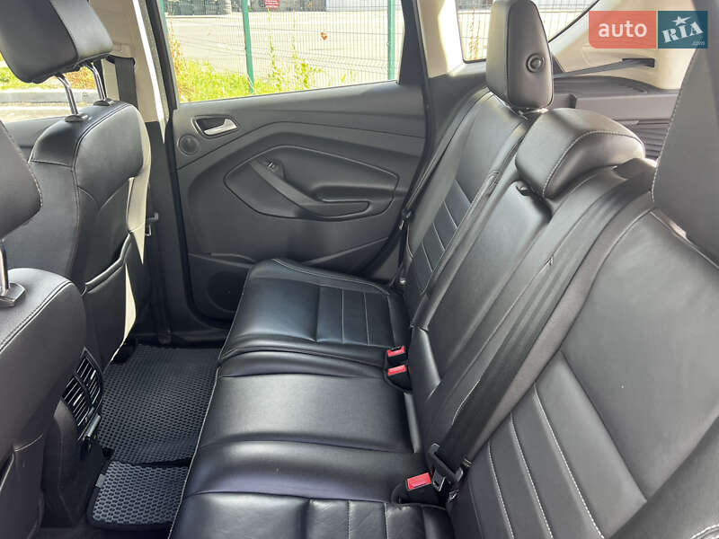 Мінівен Ford C-Max 2015 в Святопетрівське