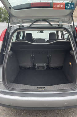 Мінівен Ford C-Max 2005 в 